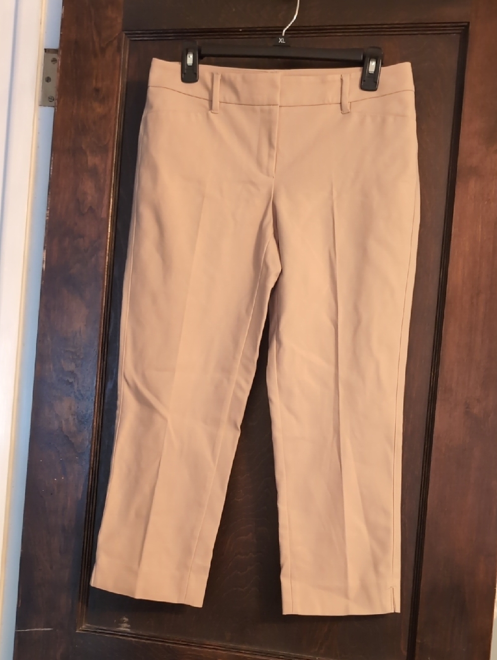 White House Black Market Cropped Straight-Leg Pants in Light Beige Size 4